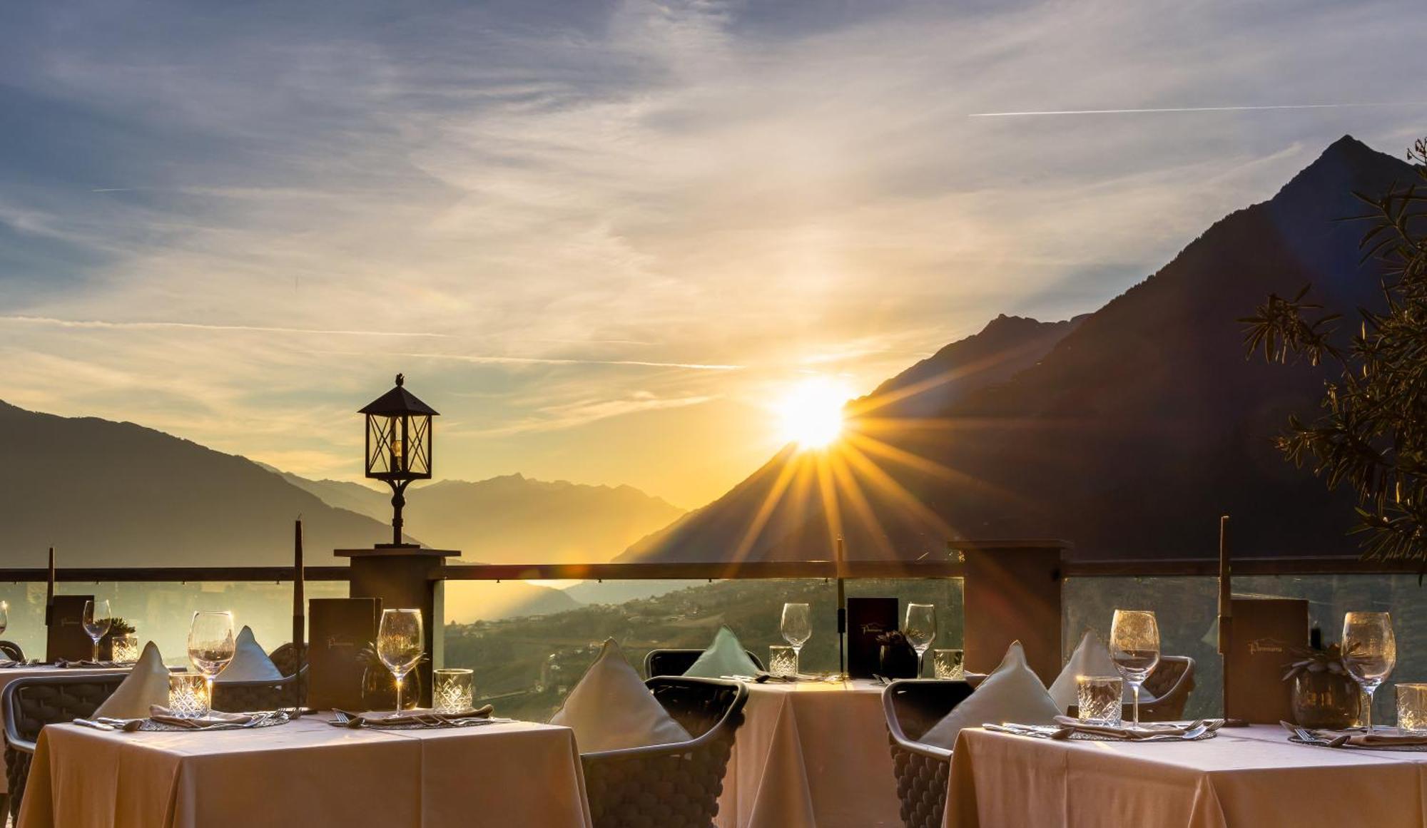Hotel Panorama Schenna Ngoại thất bức ảnh